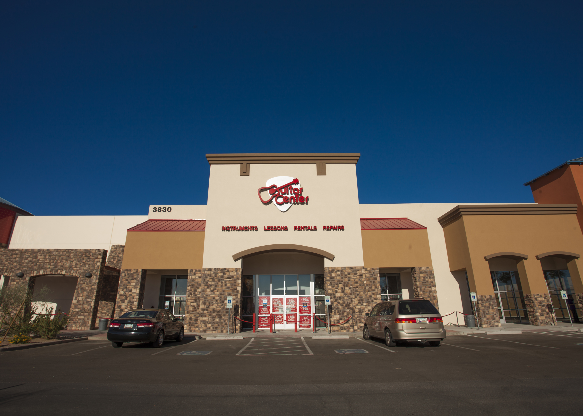 Guitar Center Opens New Store And Lessons Studio In NW Tuscon, AZ